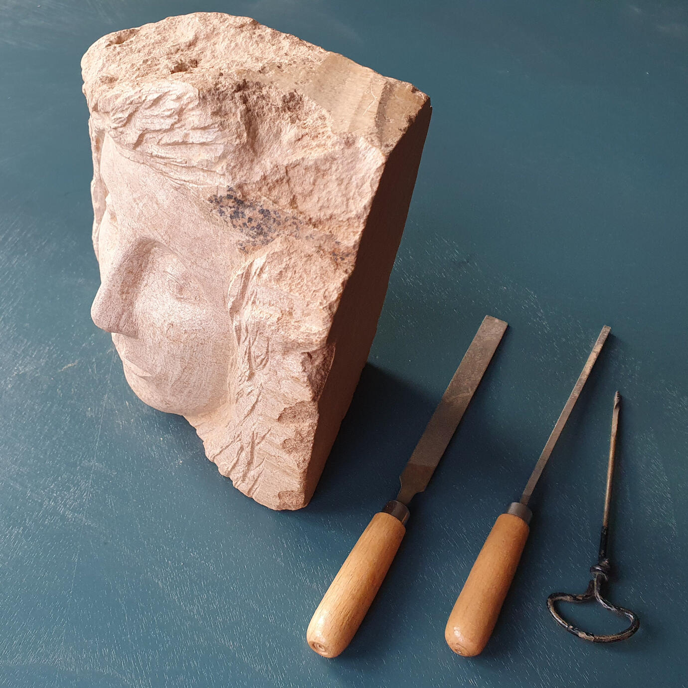 "Aus einem Block", Speckstein